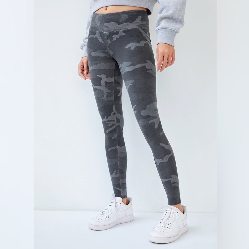 TNA Camouflage Equator Leggings